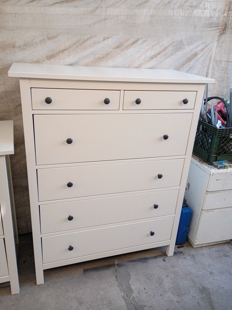 White Ikea Hemnes Dresser