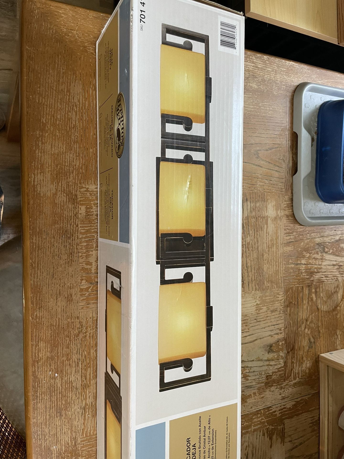 Bathroom lights (READ DESCRIPTION)