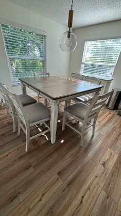 Tablets and Hutch (Coffee Table )