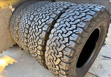 265/70/17 bfgoodrich 📍📍 Vendo un set de llantas con 80% de vida las 4 📍🌟