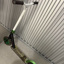 Avigo Extreme Kick Scooter 8" Tires 