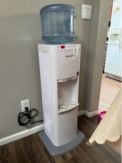 Black & Decker top-loading water dispenser