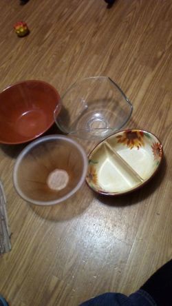 4 bowl,,s