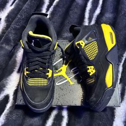 Jordan 4 yellow thunder size 7