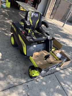 RYOBI 80V HP Brushless 30 in. Battery Electric Cordless Zero Turn Riding Mower with (2) 80V 10 Ah Ba
