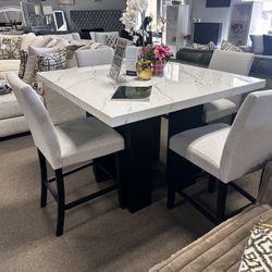 Wonderful Dining Set! $999 🤍🚨⭐️