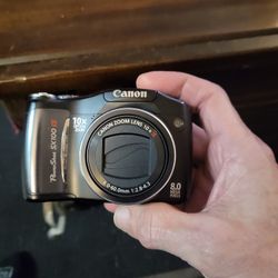 Canon PowerShot SX100 IS camera