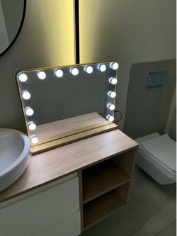 Vanity mirror