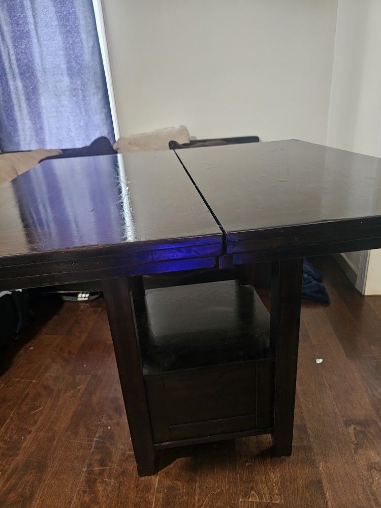 Dining room Table With 6 Chairs