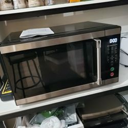 1.1 cu Microwave 1000 watt