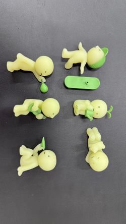 Smiski Sunday and Birthday Sets