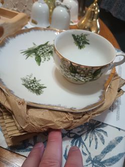 Vintage Tea Set- Hand Painted, Gold Rim Napco 4 piece set