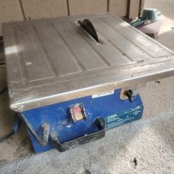 Wet/Dry Table Saw Used For Cutting Glass And Or Tile