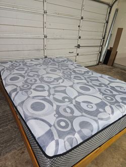 Queen Size Mattress, Good Conditions 👍, 12 inches Height