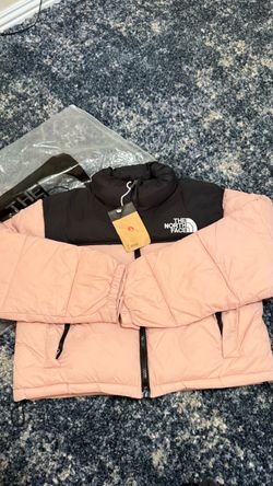 Women’s north face puffer 700 Medium long sleeve