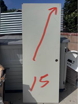 Puerta nueva de interior tiene un pequeño defectivo arriba size 30x80