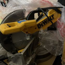 Dewalt Doble Miter Saw 