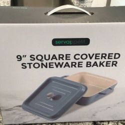Servappetit 9” square Covered Stoneware baker