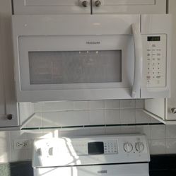 Frigidaire Microwave 