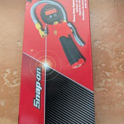 Snap On heavy duty Digital Tire Inflator i