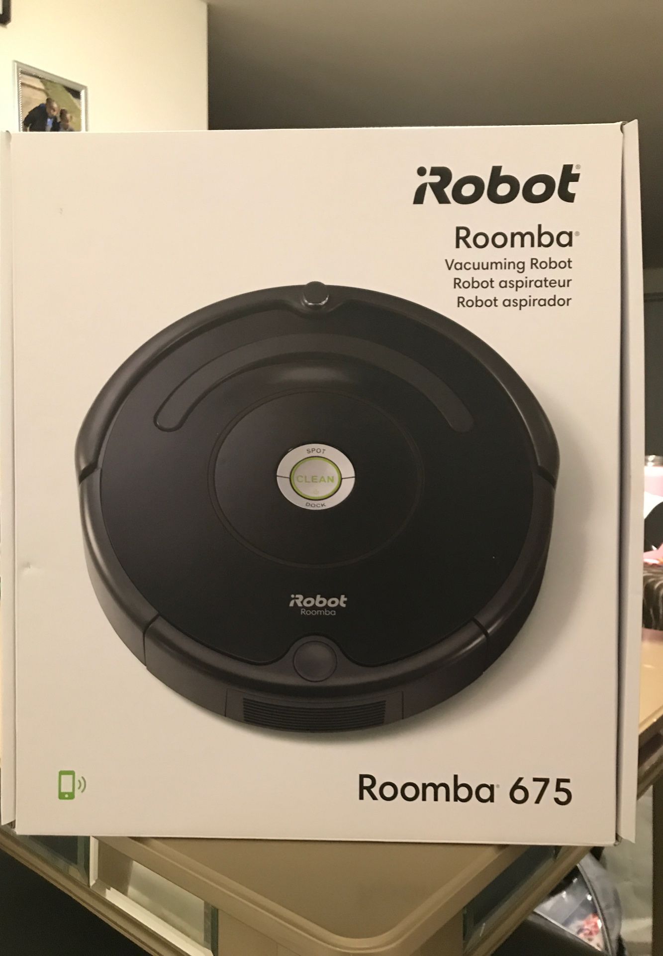 Roomba 675 Vacuuming Robot