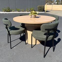 Brand new 5 pc set