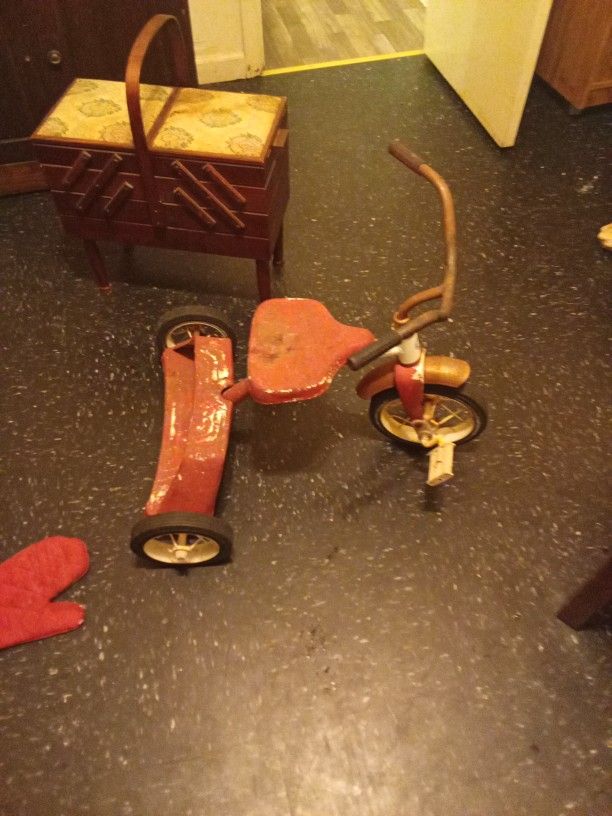 Vintage Roadmaster Tricycle Two-step Made In USA
