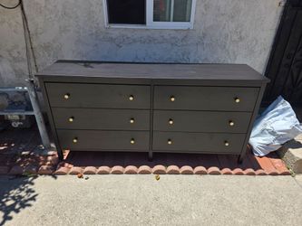 Dresser