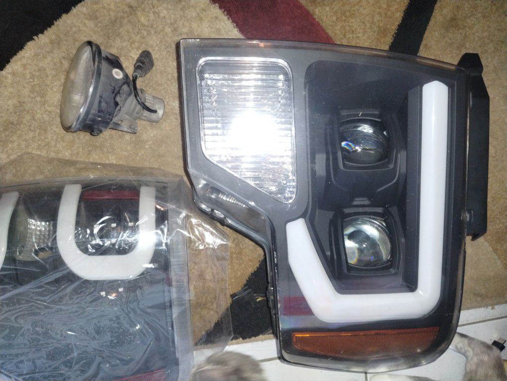 Ford Headlights Taillights And Fog Lights O.E.M Complete Set 