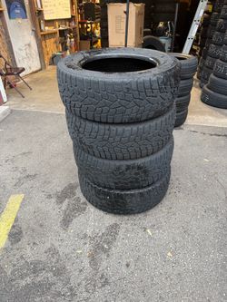 SET DE 4 LLANTAS USADAS PARA NIEVE 265/60R18 SUMITOMO - $380YA INSTALADAS Y BALANCEADAS ¡OFERTA!