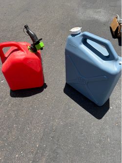 5/6 gallon fuel/water canisters