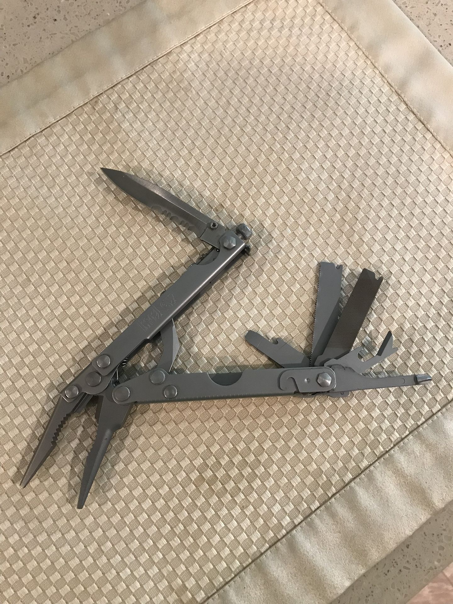 Rare Retired Kershaw KAI A100 Multi-Tool