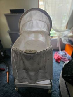 Delta Children Baby Bassinet