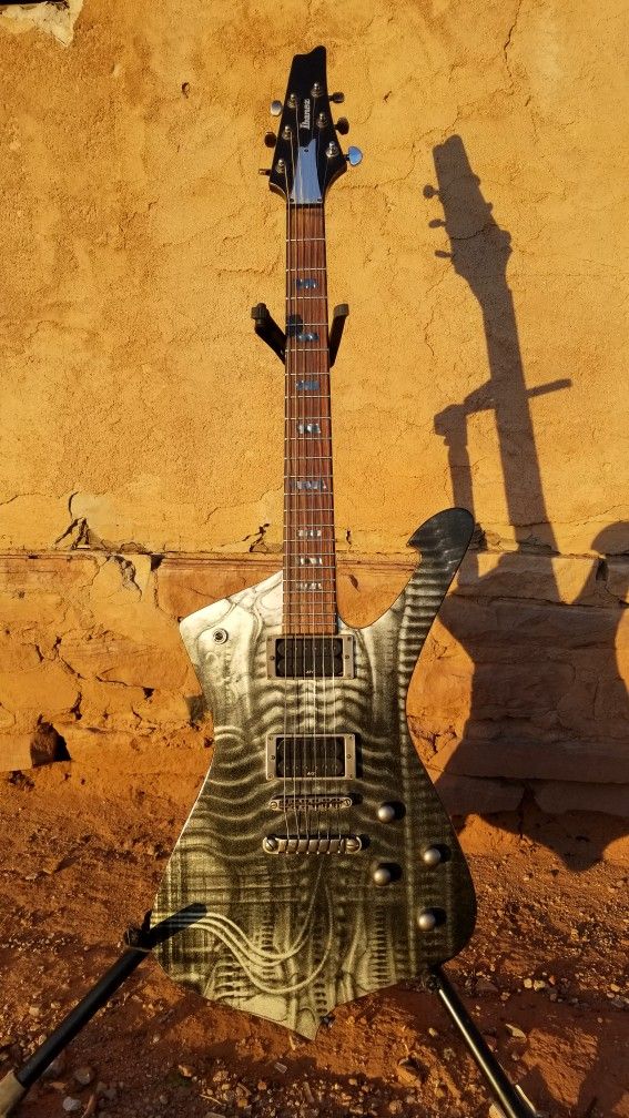 Ibanez ICHRG2 2005 H.R. Giger Guitar