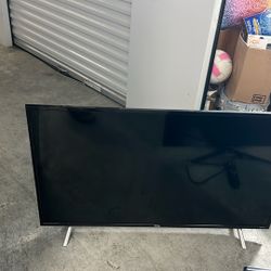 TCL 40” Roku Smart TV – Great Condition