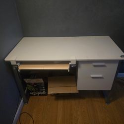 Desk (FREE)