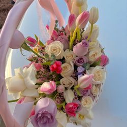 Rose Tulip Flower Basket Canasta 