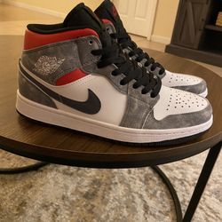 Nike Air Jordan Men’s Size 8 (New)