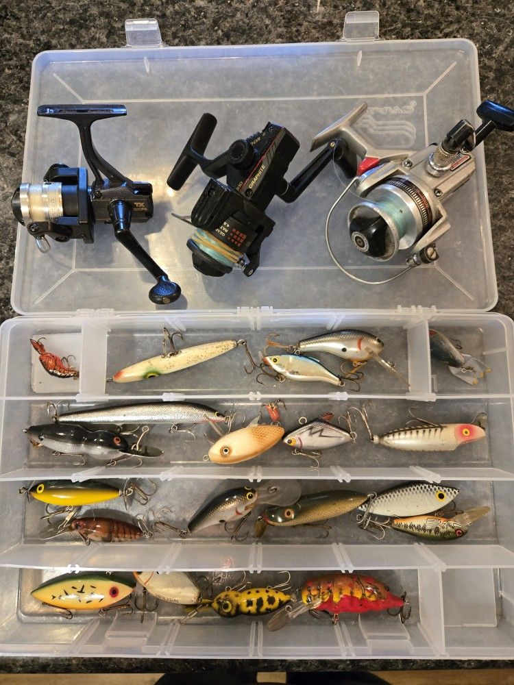 Plano Box Of Vintage Lures + 3 Vintage Reels