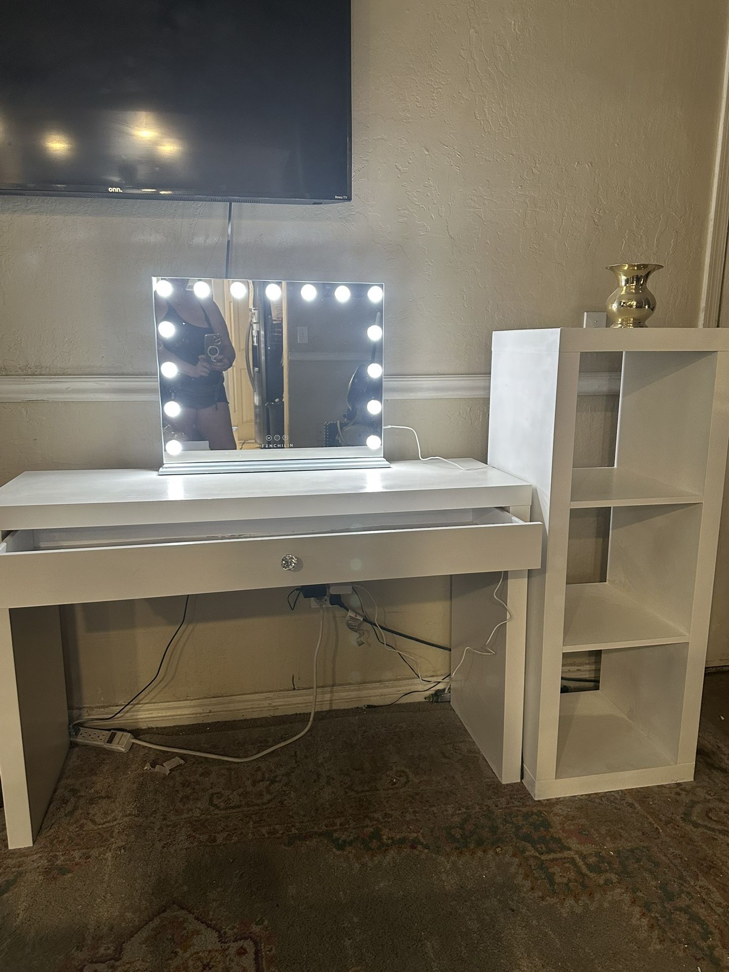 Vanity Desk With Side Cubbies Revamped!