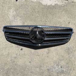 Mercedes Benz Grill