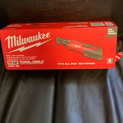 Milwaukee M12 3/8” Ratchet With New Battery