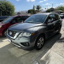 2018 Nissan Pathfinder 