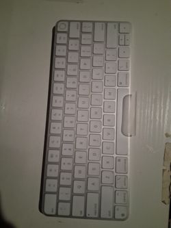Apple Keyboard