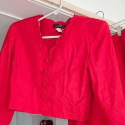Very beautiful red skirt, top set, two pieces Size 8.