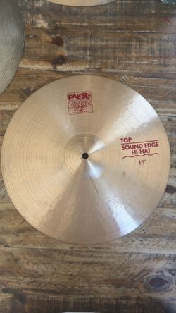 Hi-Hat drum cymbals