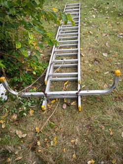 24 ft WERNER Aluminum Extension Ladder