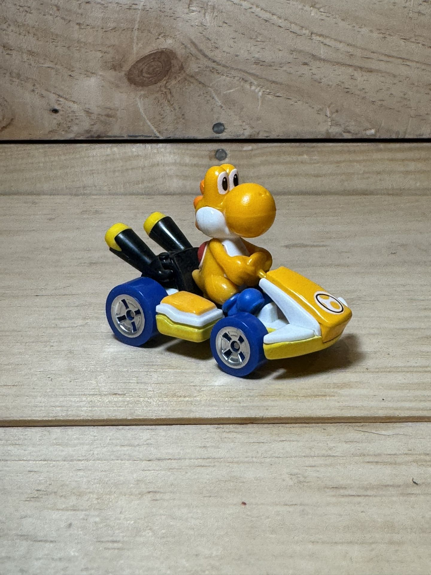 Hot Wheels Nintendo Mario Kart RACING ORANGE YOSHI Surprise Egg Toy 2018 NO EGG