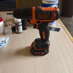 Black And Decker Lithium 12 Volt Screwdriver 