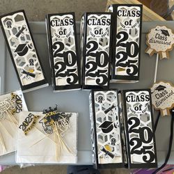 2025 Grad Center Pieces 
